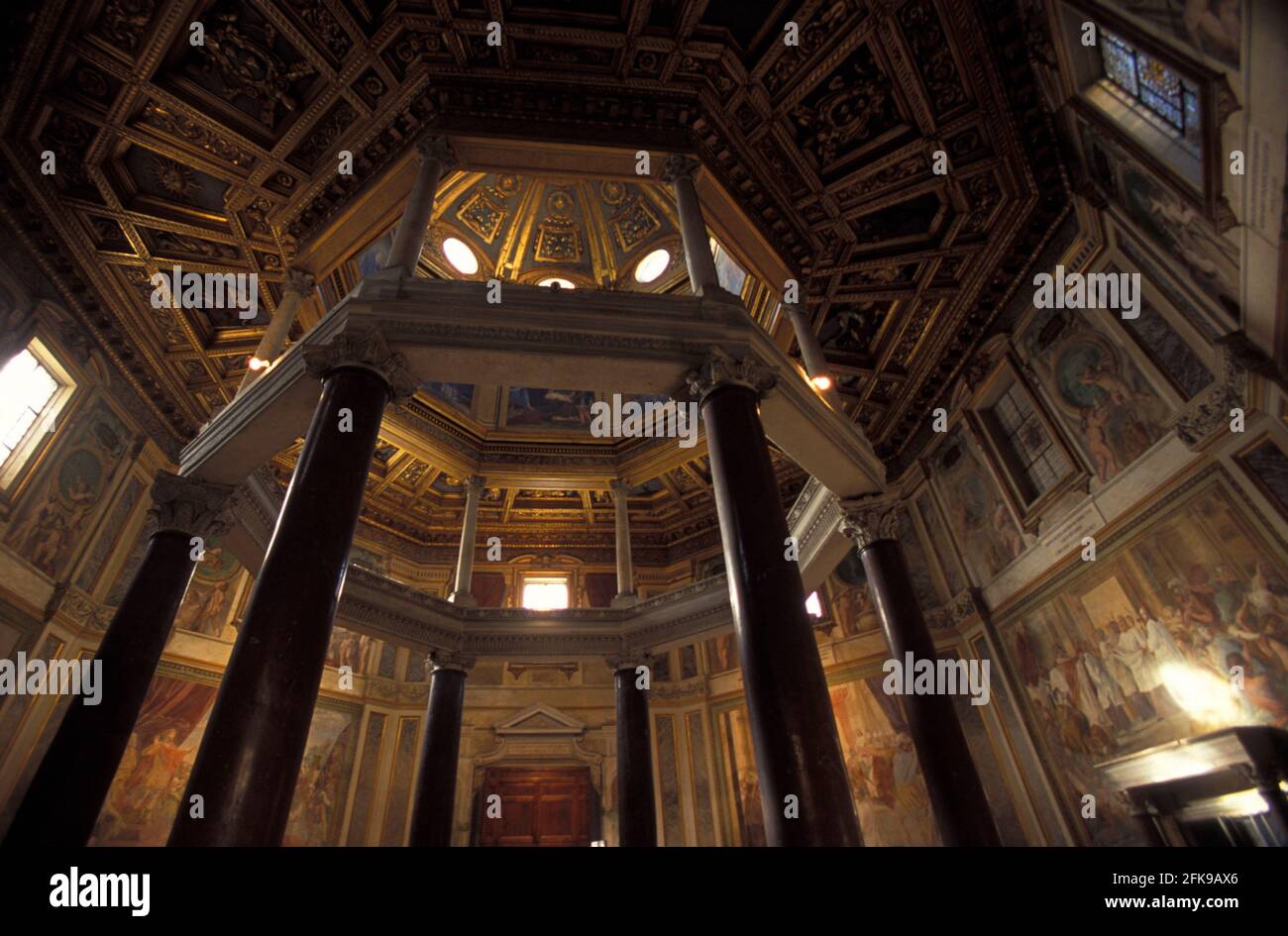 Baptistère octogonale du Latran, basilique Saint-Jean-Latran, Rome, Italie Banque D'Images