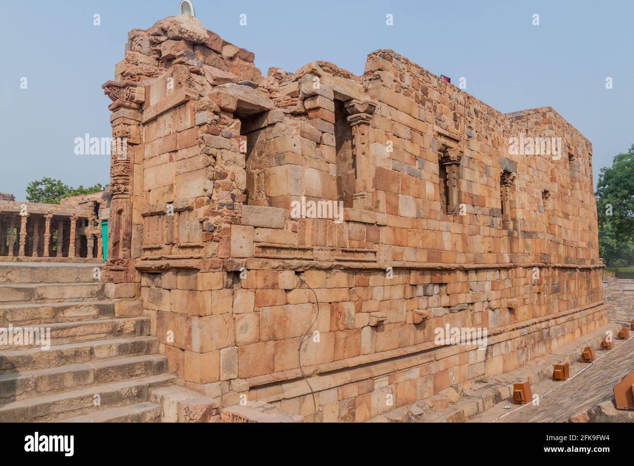 Ruines du complexe de Qutub à Delhi, Inde. Banque D'Images