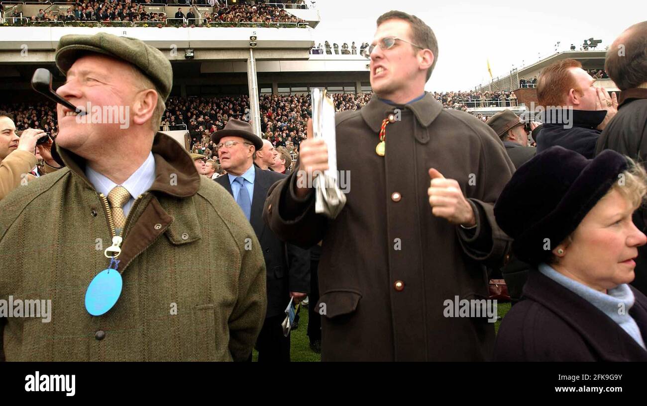 PUNTERS AUX COURSES DE CHELTENHAM.11/3/03 PILSTON Banque D'Images