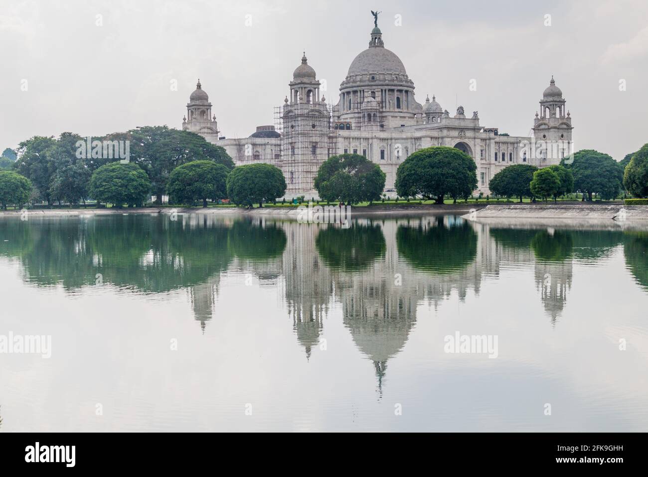 Vue sur le Victoria Memorial à Kolkata Calcutta, Inde Banque D'Images