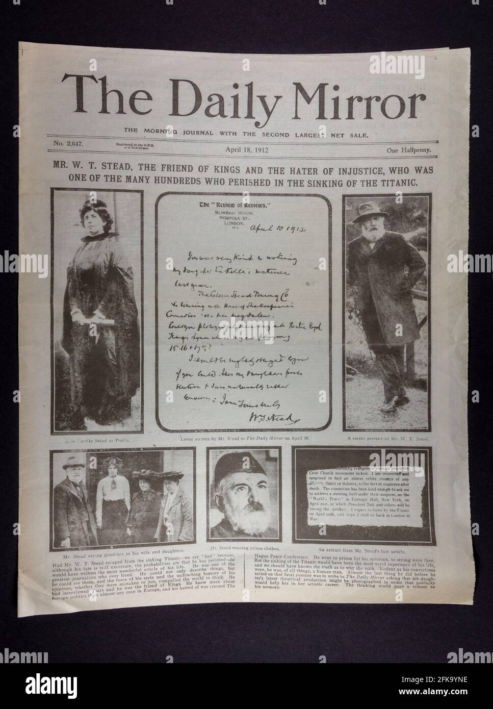 La première page du journal Daily Mirror (réplique) du 18 avril 1912 après le naufrage du RMS Titanic. Banque D'Images