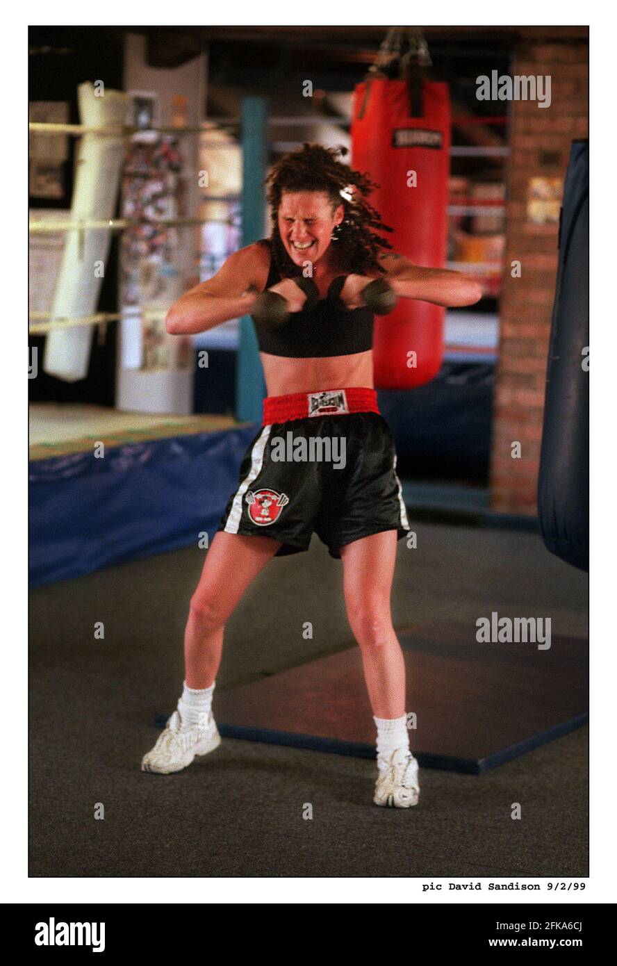 Boxeur Jane Couch formation à Bristol, en préparation à son combat samedi. Banque D'Images