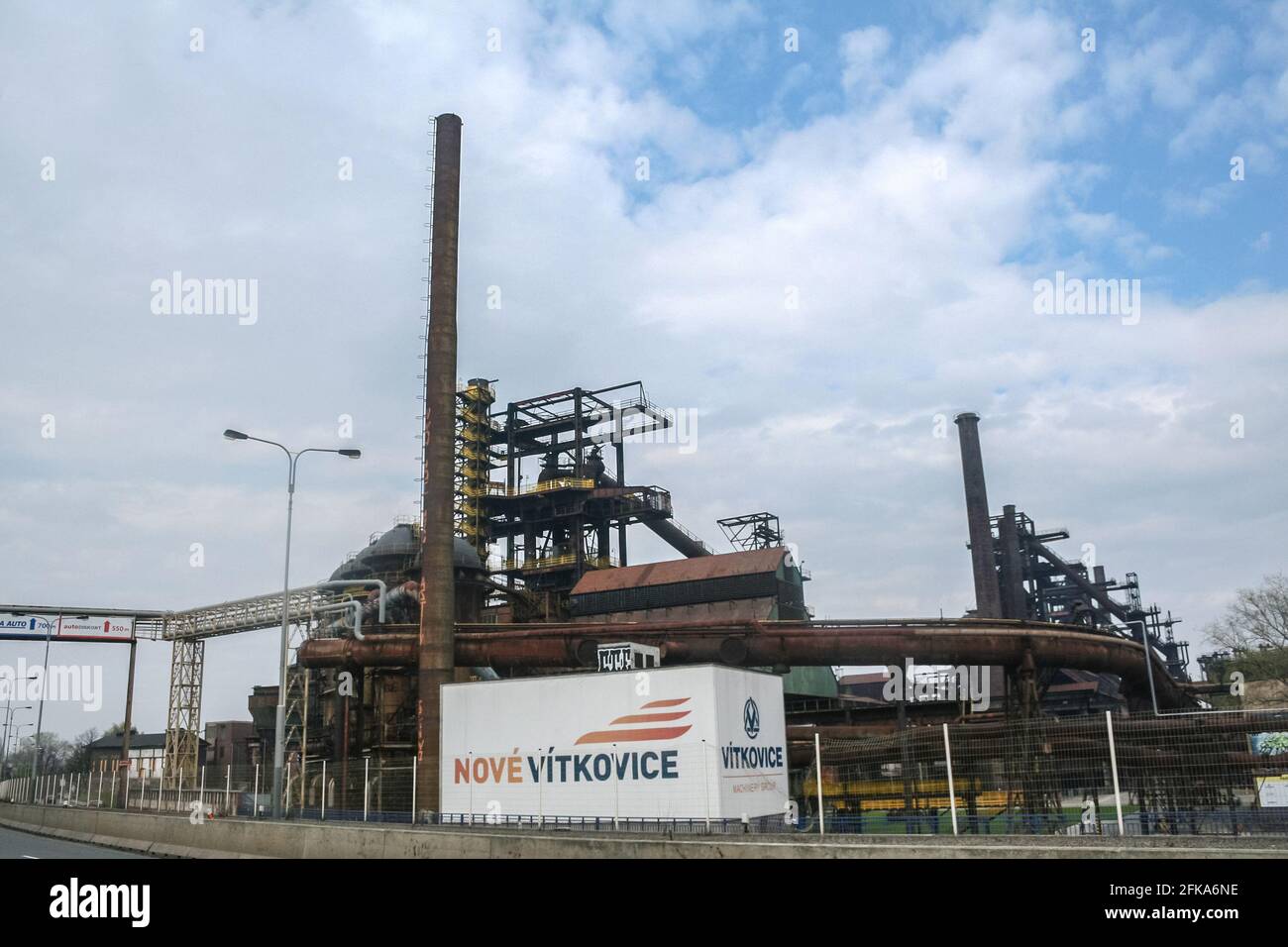 Photo de l'entrée du complexe Nove Vitkovice à Ostrava, République tchèque. Nove Vitkovice est un programme de redéveloppement de la société industrielle de Vitkovice Banque D'Images
