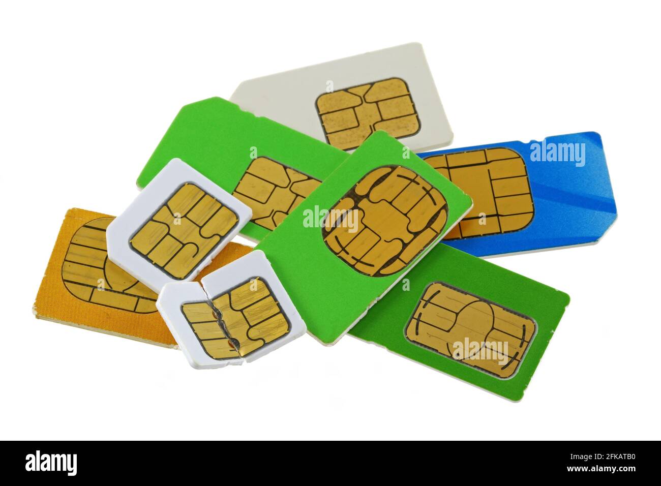 Groupe de cartes SIM anciennes et utilisées du module d'identité de l'abonné, dont une est pliée et cassée Banque D'Images
