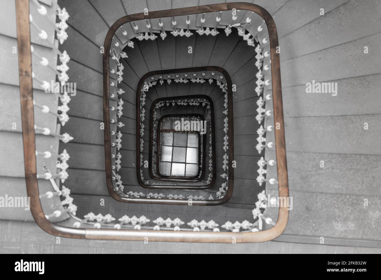 De beaux escaliers et escaliers dans un ancien bâtiment historique de Genève, en Suisse Banque D'Images