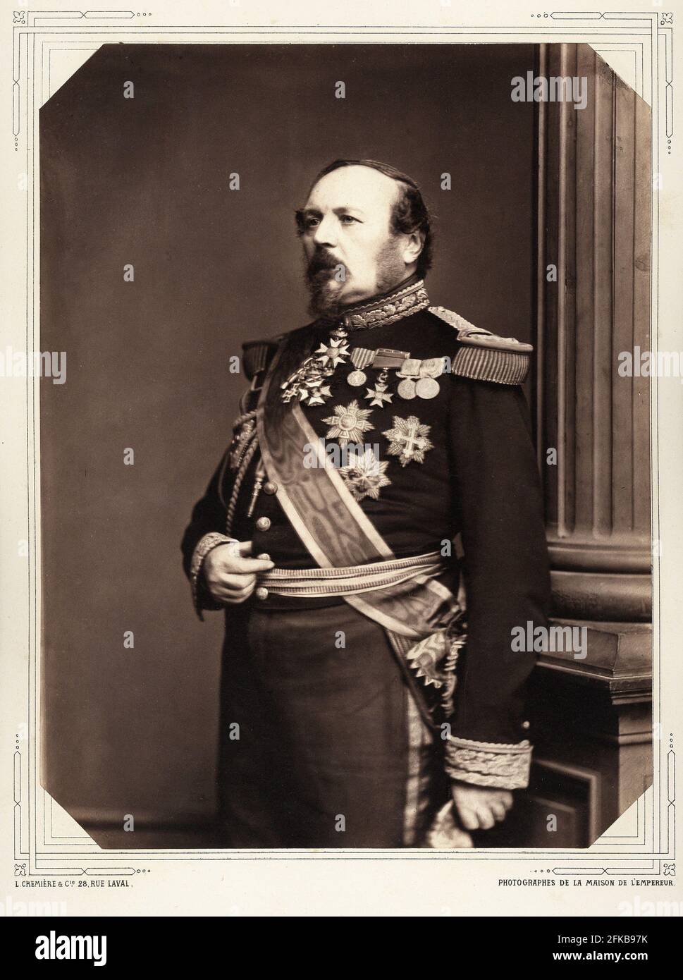 Gaspard-Gustave Yvelin, baron de Béville, major-général et aide-de-camp de l'empereur. 1806-1885 Photographie de Léon Crémière, photographe à l'empereur. Fait partie d'un portfolio de 40 portraits documentant des figures éminentes du second Empire. Paris, Fondation Napoléon Banque D'Images