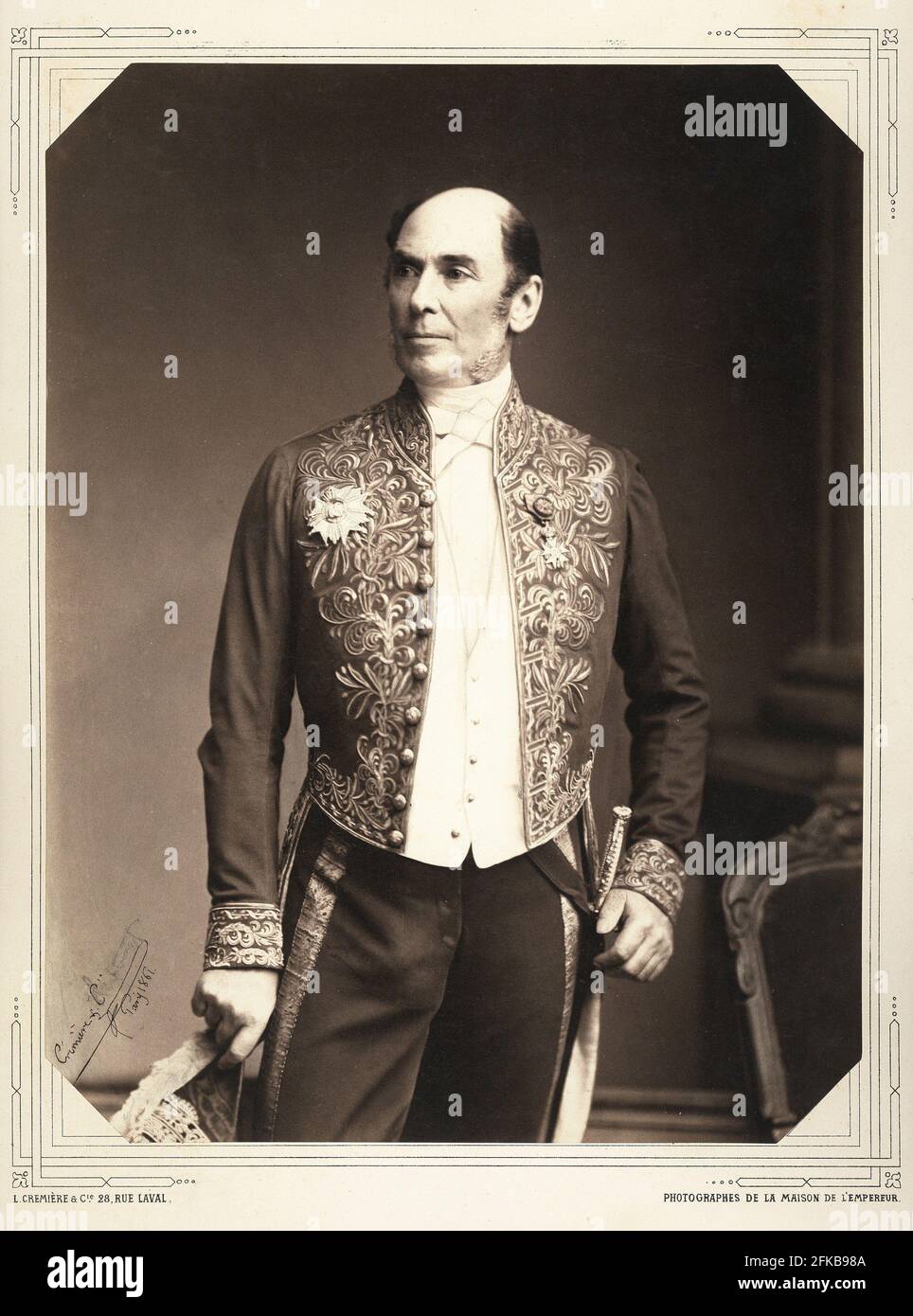 Duc de Bassano, Grand Chamberlain de l'empereur. 1803-1877 Photographie (1861) de Léon Crémière, photographe de l'empereur. Fait partie d'un portfolio de 40 portraits documentant des figures éminentes du second Empire. Paris, Fondation Napoléon Banque D'Images