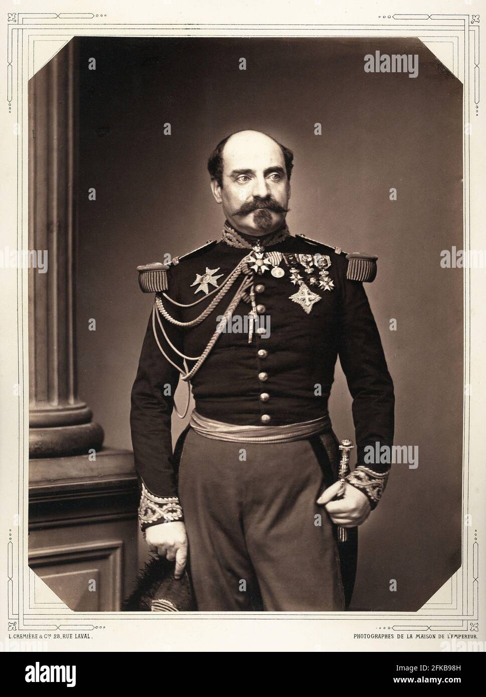 Colonel Castelnau, chef d'état-major et aide de camp de l'empereur. Photographie de Léon Crémière, photographe de l'empereur. Fait partie d'un portfolio de 40 portraits documentant des figures éminentes du second Empire. Paris, Fondation Napoléon. Banque D'Images