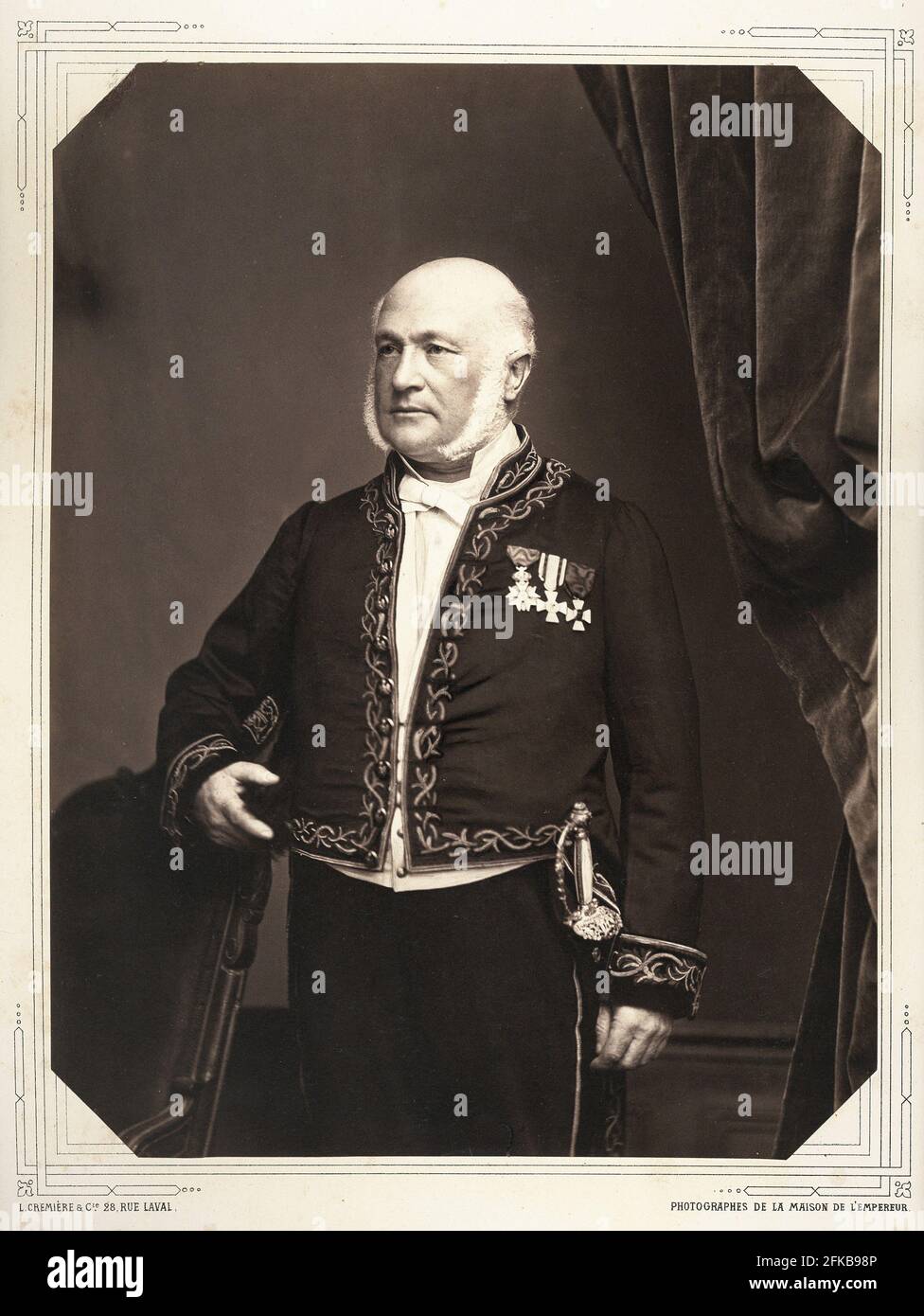 Docteur Cloquet, membre de l'Institut français et consultant médical auprès de l'empereur. Photographie de Léon Crémière, photographe de l'empereur. Fait partie d'un portfolio de 40 portraits documentant des figures éminentes du second Empire. Paris, Fondation Napoléon Banque D'Images