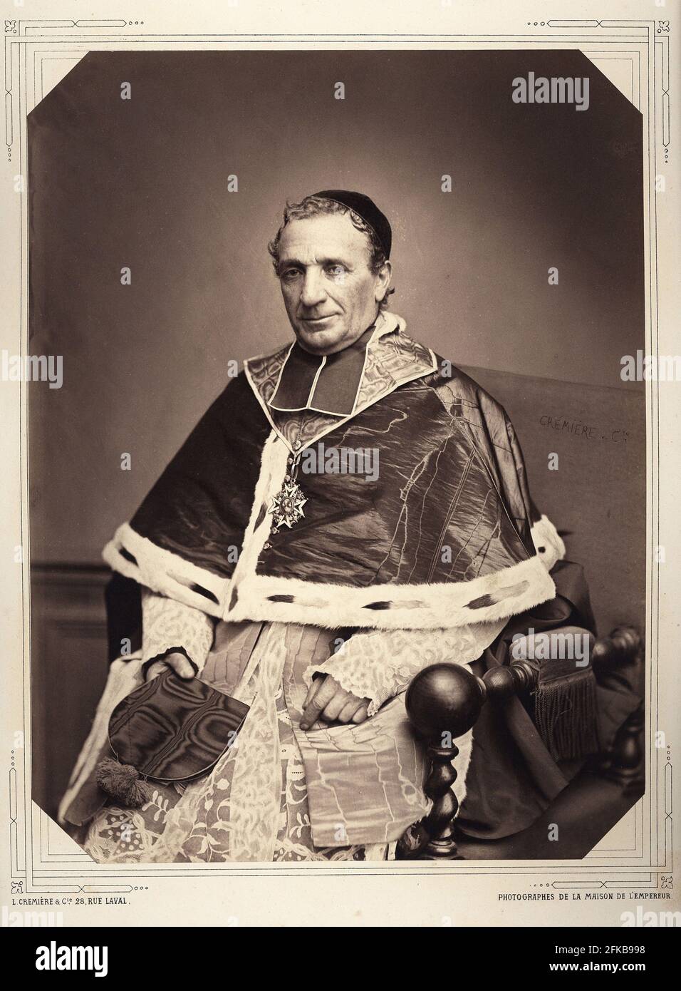 Abbé Versini, aumônier. Photographie de Léon Crémière, photographe de l'empereur. Fait partie d'un portfolio de 40 portraits documentant des figures éminentes du second Empire. Paris, Fondation Napoléon Banque D'Images