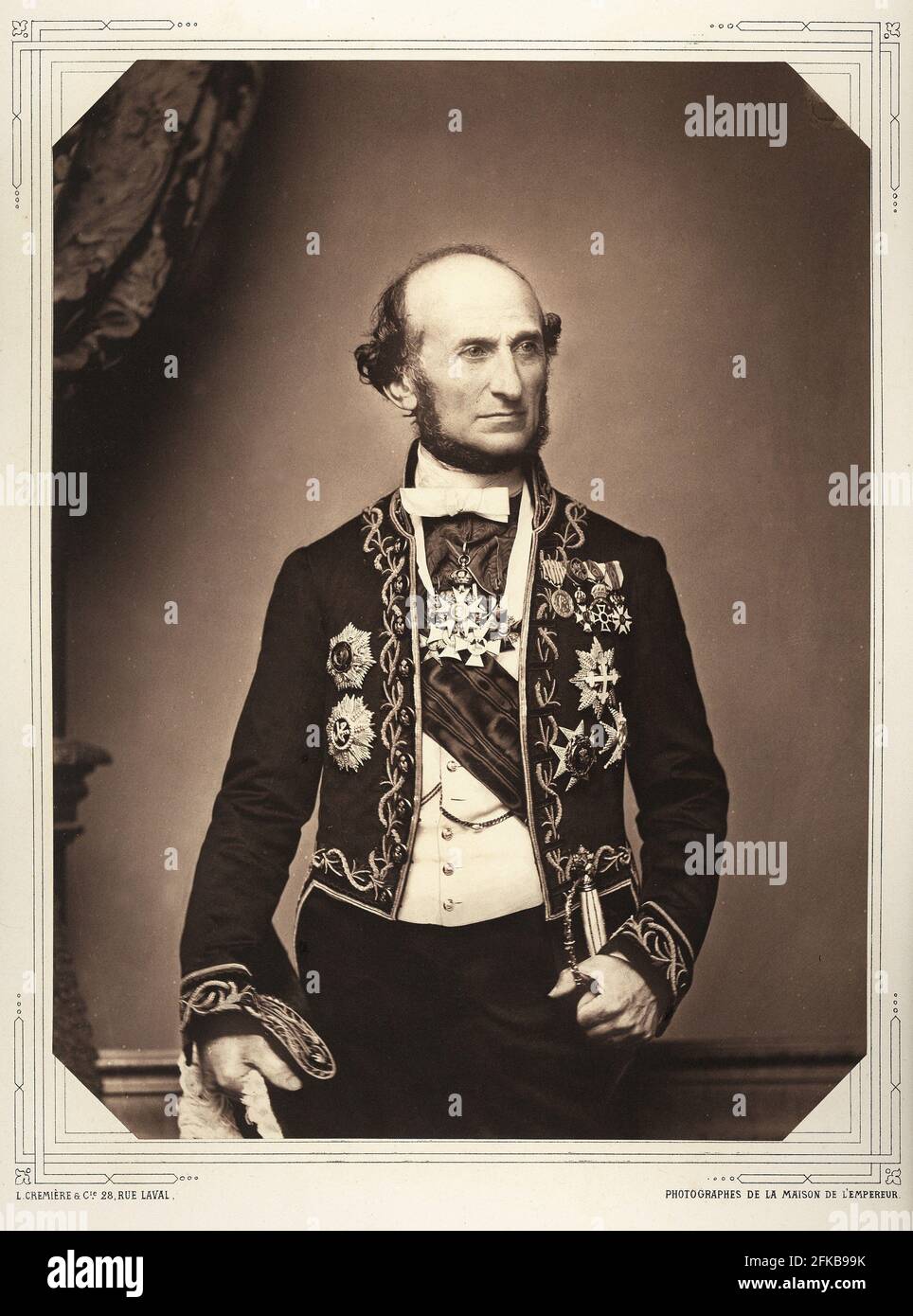 Docteur Henri Conneau, Premier médecin de l'empereur. 1803-1877 Photographie de Léon Crémière, photographe à l'empereur. Fait partie d'un portfolio de 40 portraits documentant des figures éminentes du second Empire. Paris, Fondation Napoléon Banque D'Images