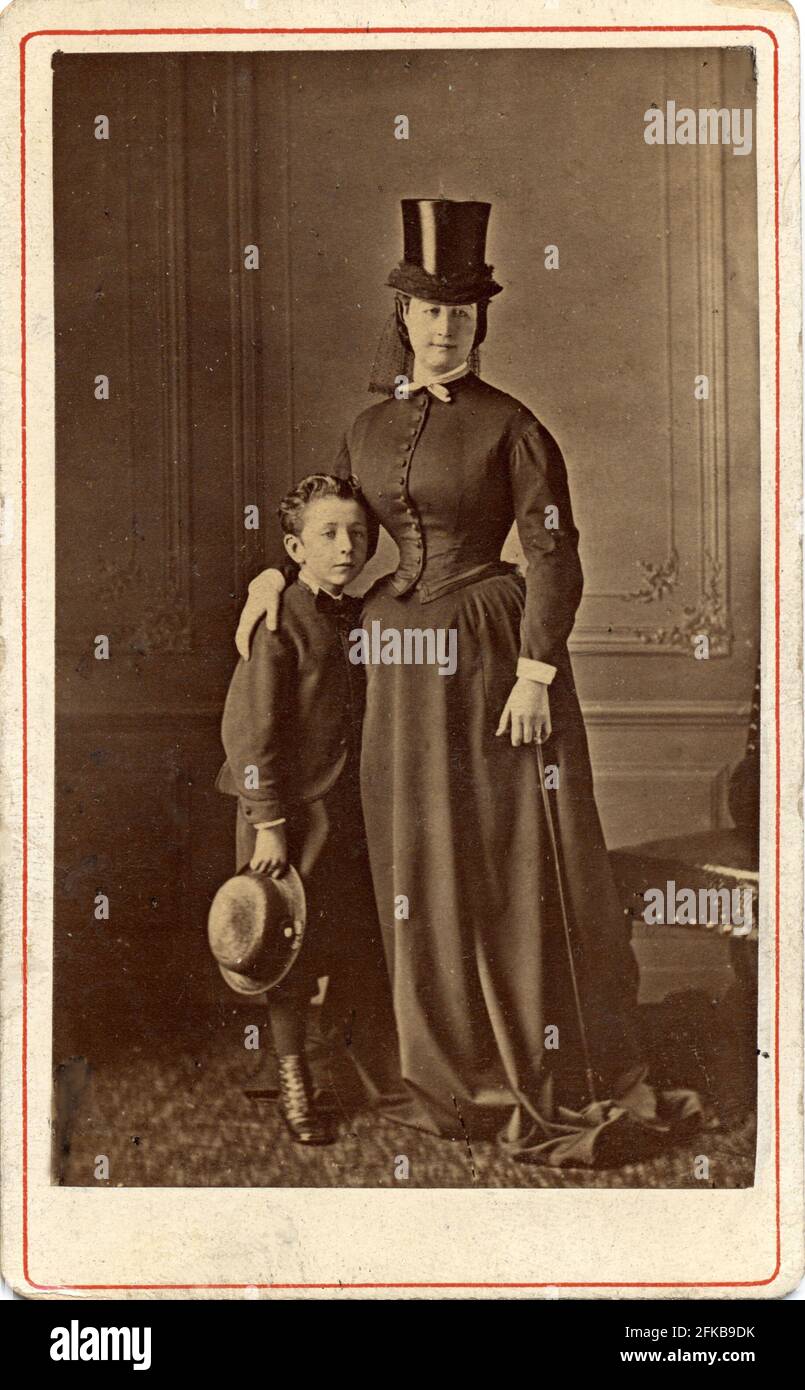 La famille impériale Eugénie de Montijo, comtesse de Teba (impératrice const. Des Français) (1826-1920) et son fils Louis Napoléon Eugène Jean Joseph Bonaparte (1856-1879) Paris, Fondation Napoléon Banque D'Images