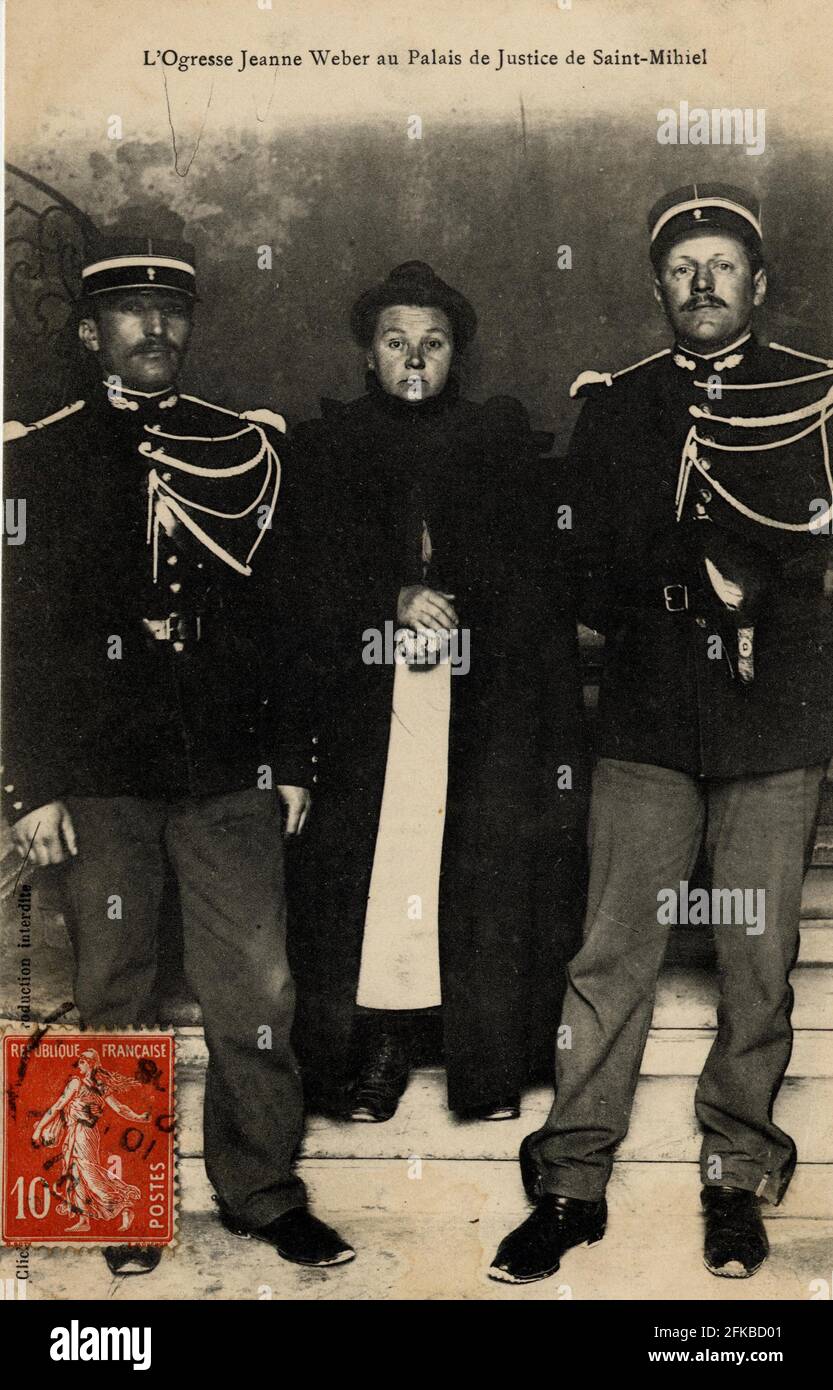 Gendarme French Policeman Uniform Banque D Image Et Photos Alamy