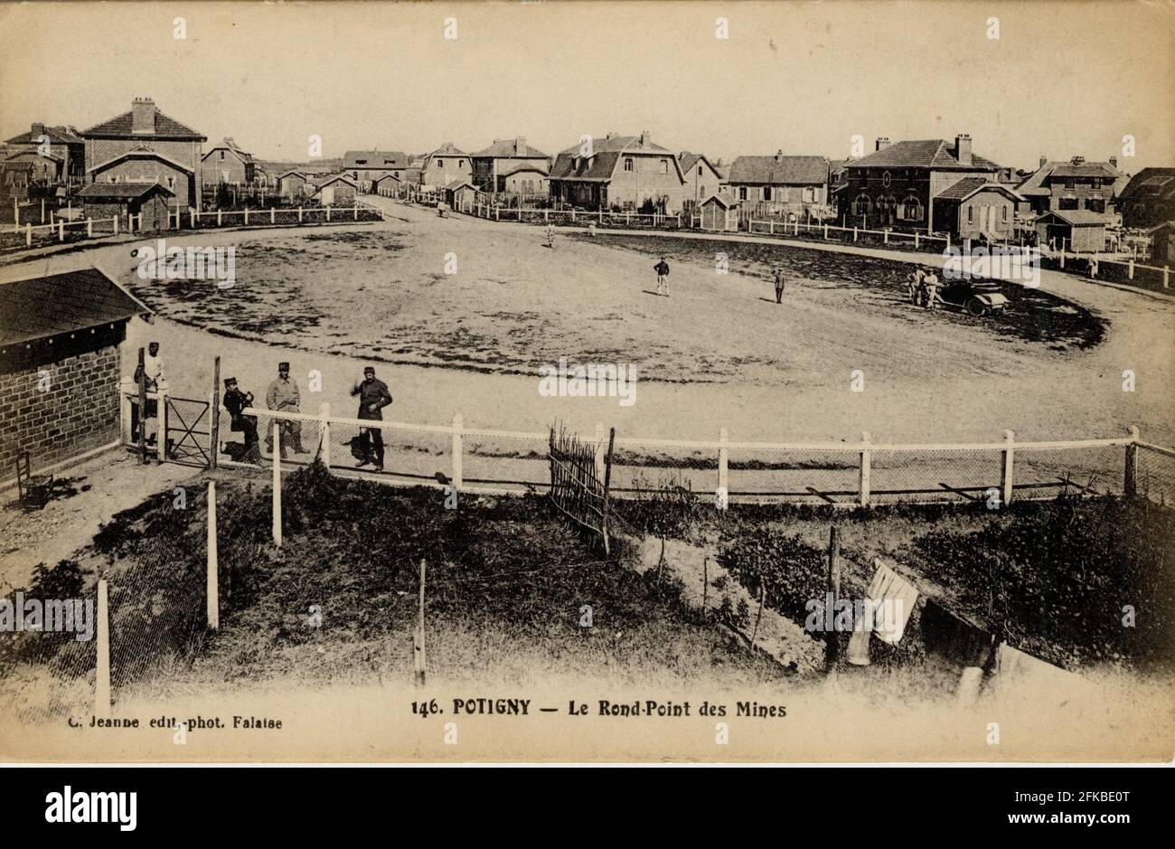 LE ROND-POINT DES MINES A POTIGNY 14-CALVADOS région: Normandie (anciennement Basse-Normandie) carte postale ancienne du début du XXe siècle Banque D'Images