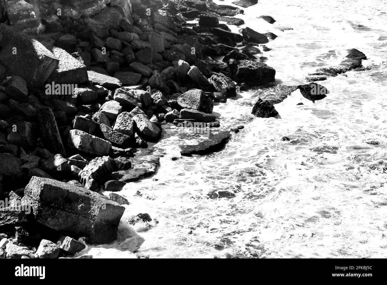 Belle mer courageux et falaises de la côte de Praia das Maçãs au Portugal au printemps Banque D'Images