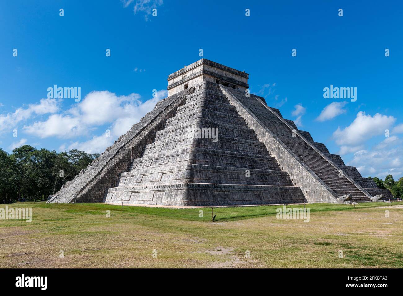 Ville pré-colombienne, Chichen Itza, site du patrimoine mondial de l'UNESCO, Yucatan, Mexique, Amérique du Nord Banque D'Images