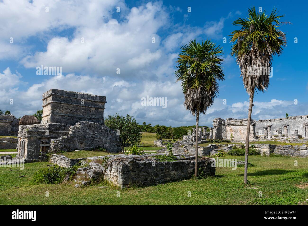 Ville fortifiée maya pré-colombienne de Tulum, Quintana Roo, Mexique, Amérique du Nord Banque D'Images