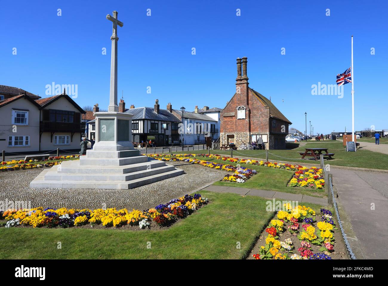 Le Moot Hall du XVIe siècle, qui abrite le musée Aldeburgh, sur la place Market Cross, à Suffolk, East Anglia, Royaume-Uni Banque D'Images