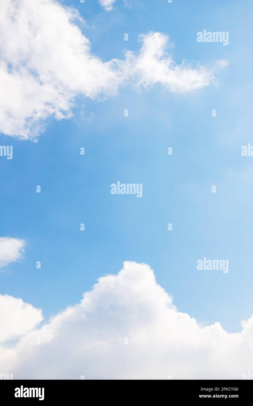 Magnifique ciel bleu et nuages, espace de copie Banque D'Images
