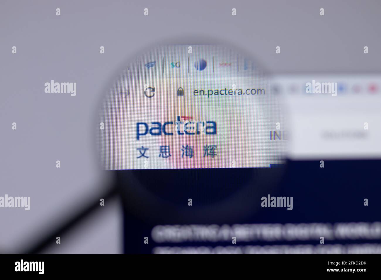 New York, Etats-Unis - 26 avril 2021 : gros plan du logo de Pactera Technology sur la page du site Web, Editorial Banque D'Images