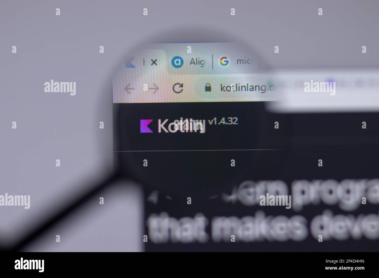 New York, Etats-Unis - 26 avril 2021 : gros plan du logo de la société Kotlin sur la page du site Web, Editorial Banque D'Images