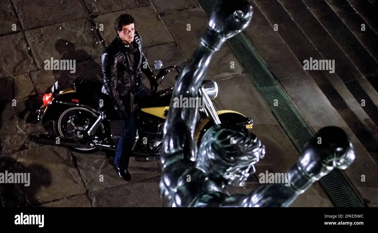 ÉTATS-UNIS. Sylvester Stallone dans une scène de (C) MGM/UA film: Rocky III (1982). Plot: Après avoir remporté le titre ultime et être le champion du monde, Rocky tombe dans un trou et se trouve ramassé par un ancien ennemi. REF: LMK110-J7064-290421 fourni par LMKMEDIA. Éditorial uniquement. Landmark Media n'est pas le propriétaire des droits d'auteur de ces images de films ou de télévision, mais fournit un service uniquement pour les médias reconnus. pictures@lmkmedia.com Banque D'Images