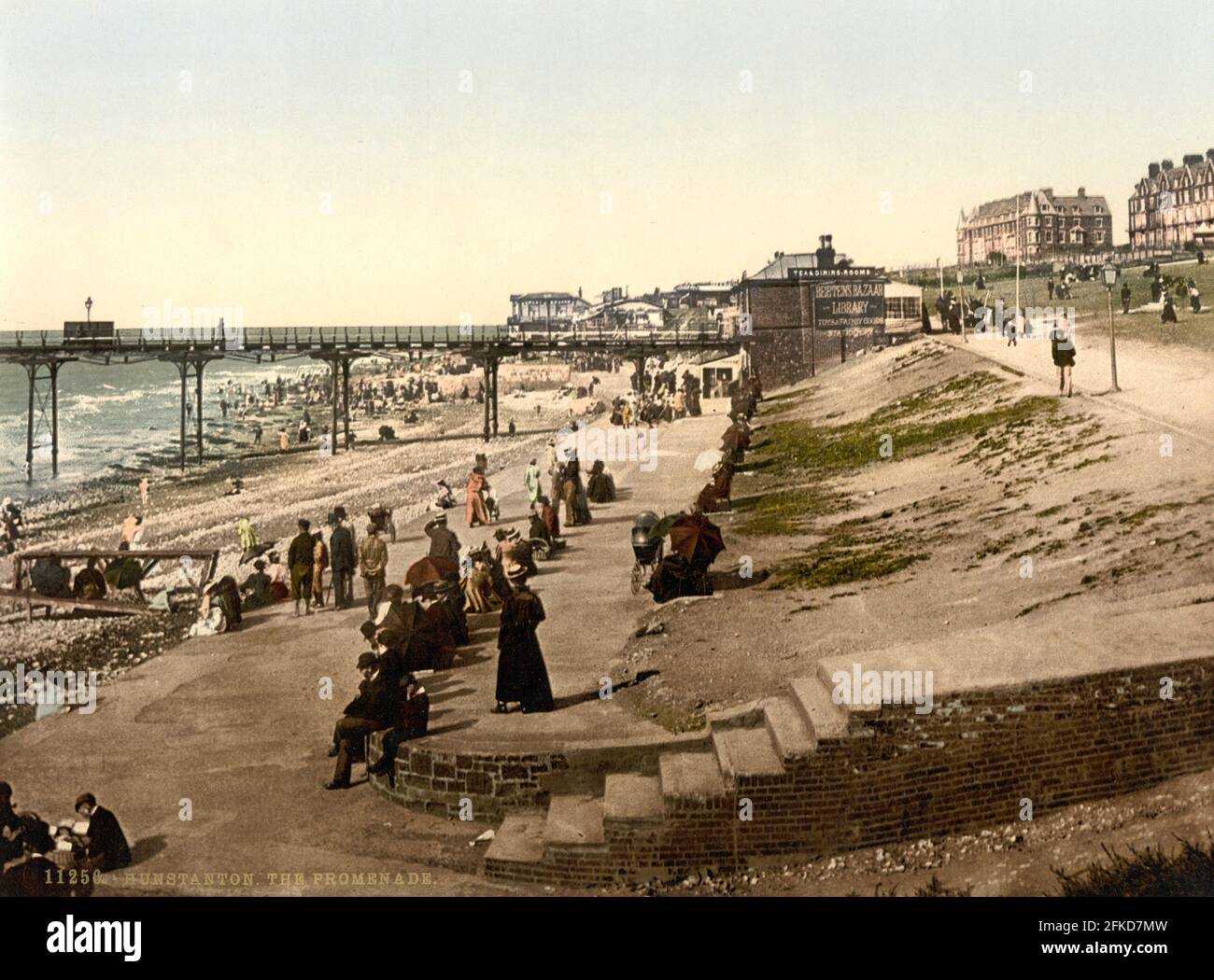 Plage et jetée de Hunstanton, Norfolk vers 1890-1900 Banque D'Images