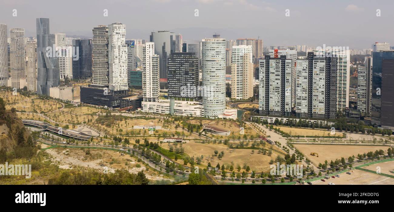 Parque la Mexicana à Santa Fe, Mexico, Mexique, semble sec pendant la période de pénurie d'eau Banque D'Images