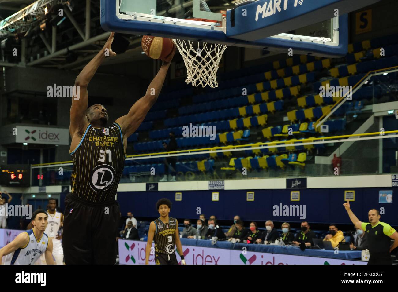 Levallois, hauts de Seine, France. 1er mai 2021. GANI AVANCE DE puissance DE Chalons-Reims en action pendant le championnat de basket-ball de France Jeep Elite entre Boulogne-Levallois et Chalons-Reims au stade Marcel Cerdan - Levallois France.Levallois a gagné 77:71 crédit: Pierre Stevenin/ZUMA Wire/Alay Live News Banque D'Images