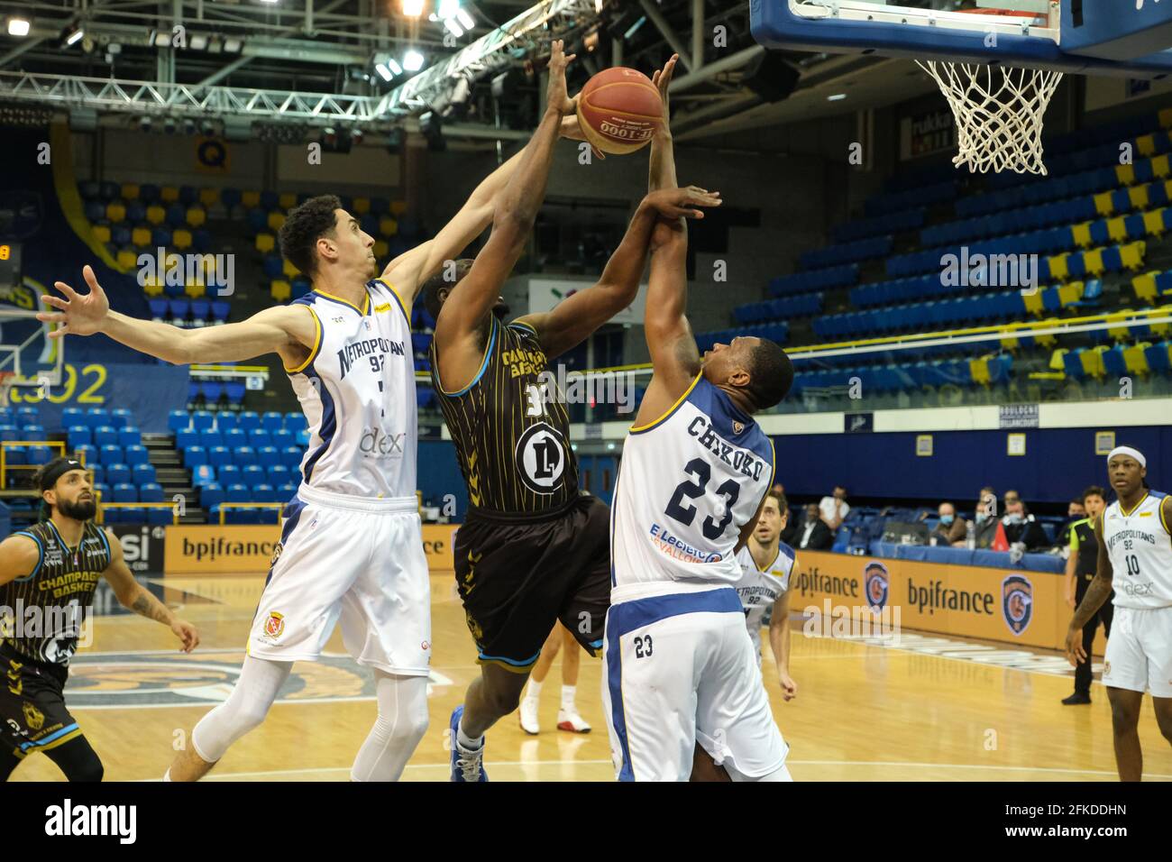 Levallois, hauts de Seine, France. 1er mai 2021. MAXIME ROOS petit avant de Boulogne-Levallois en action pendant le championnat de basketball français Jeep Elite entre Boulogne-Levallois et Chalons-Reims au stade Marcel Cerdan - Levallois France.Levallois a gagné 77:71 crédit: Pierre Stevenin/ZUMA Wire/Alay Live News Banque D'Images