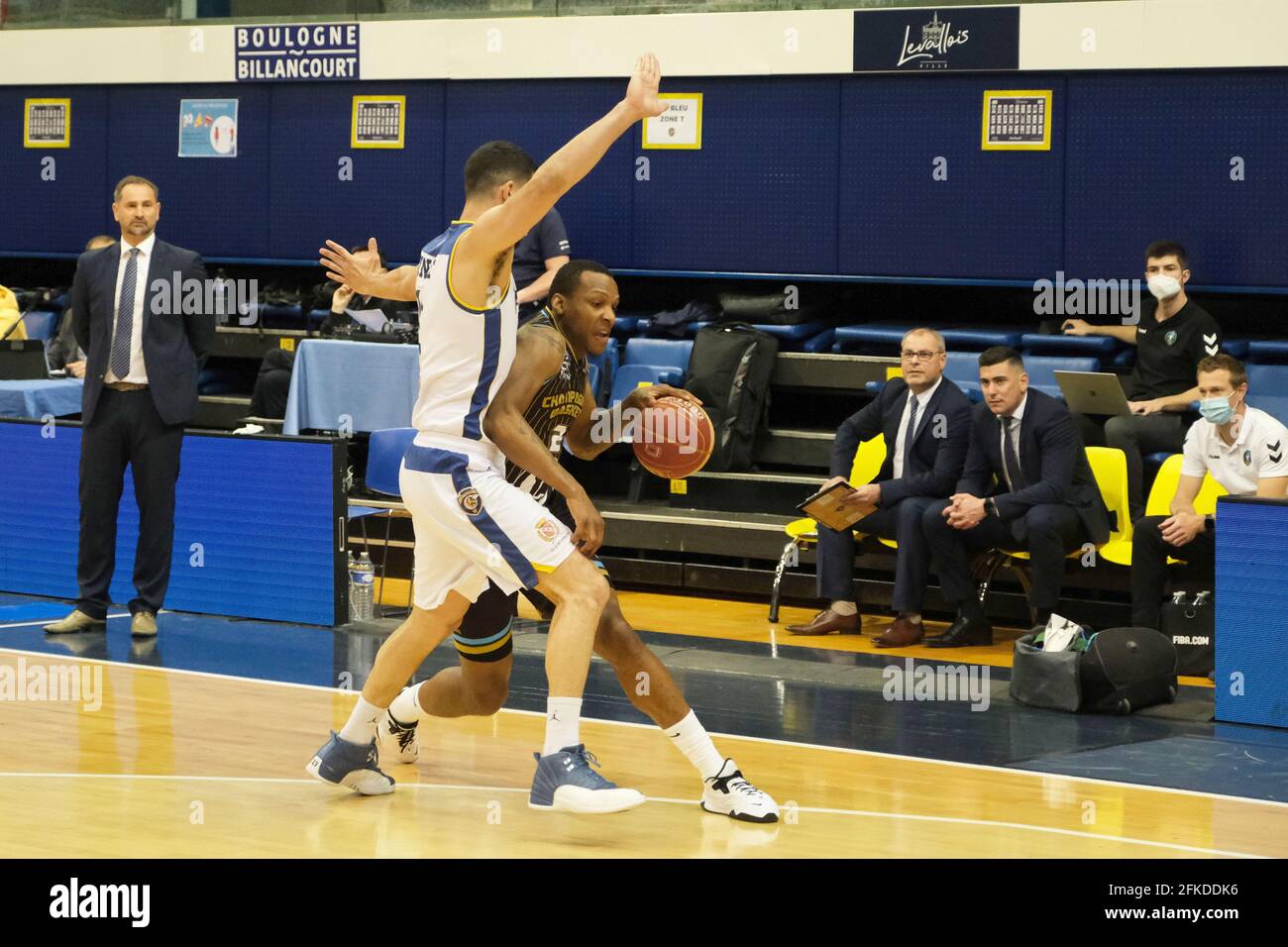 Levallois, hauts de Seine, France. 1er mai 2021. DOMINIQUE ARCHIE porte-pointe de Chalons-Reims en action pendant le championnat de basket-ball français Jeep Elite entre Boulogne-Levallois et Chalons-Reims au stade Marcel Cerdan - Levallois France.Levallois a gagné 77:71 crédit: Pierre Stevenin/ZUMA Wire/Alay Live News Banque D'Images