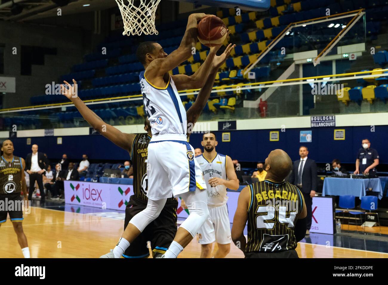 Levallois, hauts de Seine, France. 1er mai 2021. JOSH OWENS tir Garde de Boulogne-Levallois en action pendant le championnat de basket-ball Jeep Elite entre Boulogne-Levallois et Chalons-Reims au stade Marcel Cerdan - Levallois France.Levallois a gagné 77:71 crédit: Pierre Stevenin/ZUMA Wire/Alay Live News Banque D'Images