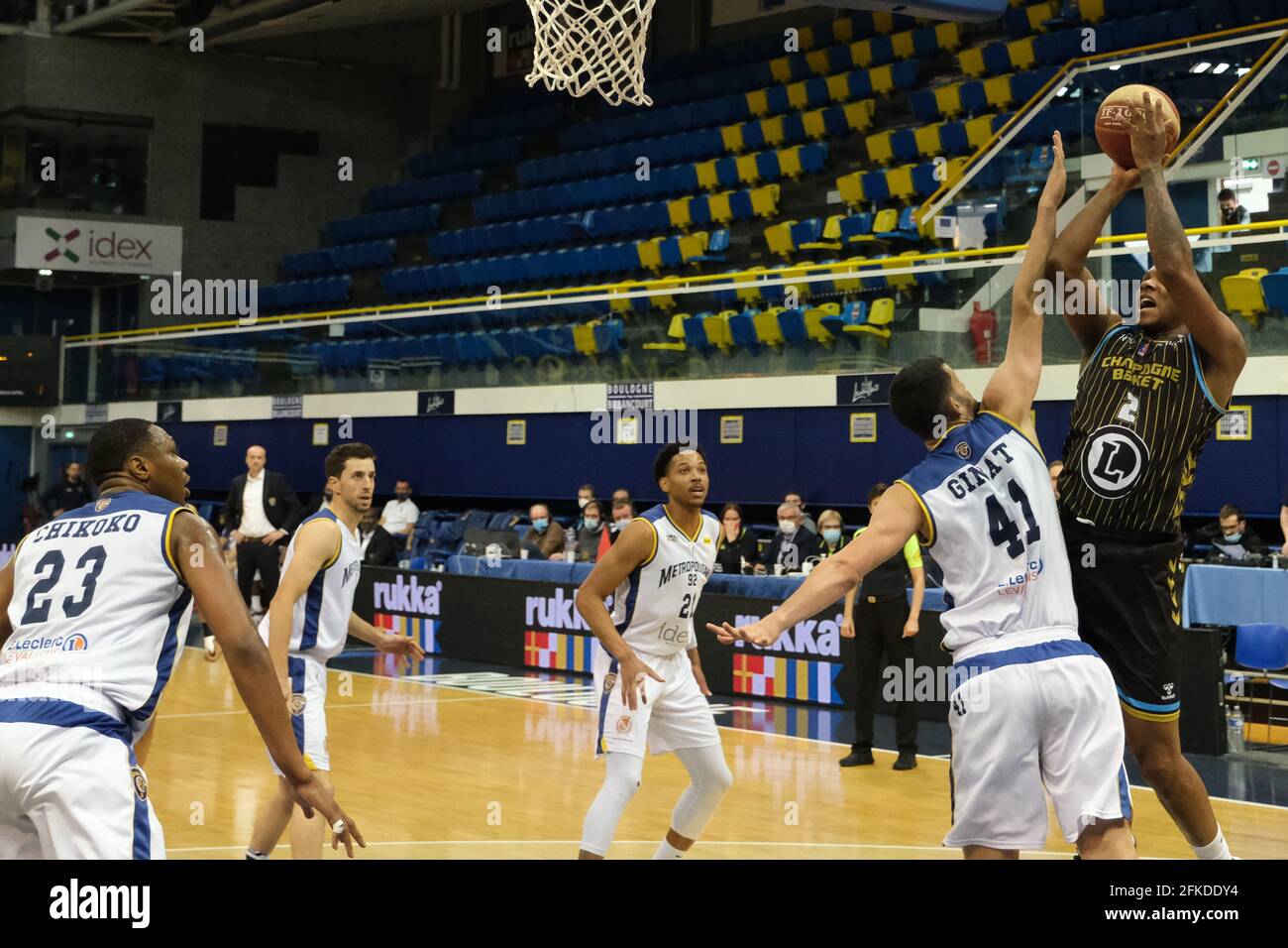 Levallois, hauts de Seine, France. 1er mai 2021. DOMINIQUE ARCHIE porte-pointe de Chalons-Reims en action pendant le championnat de basket-ball français Jeep Elite entre Boulogne-Levallois et Chalons-Reims au stade Marcel Cerdan - Levallois France.Levallois a gagné 77:71 crédit: Pierre Stevenin/ZUMA Wire/Alay Live News Banque D'Images