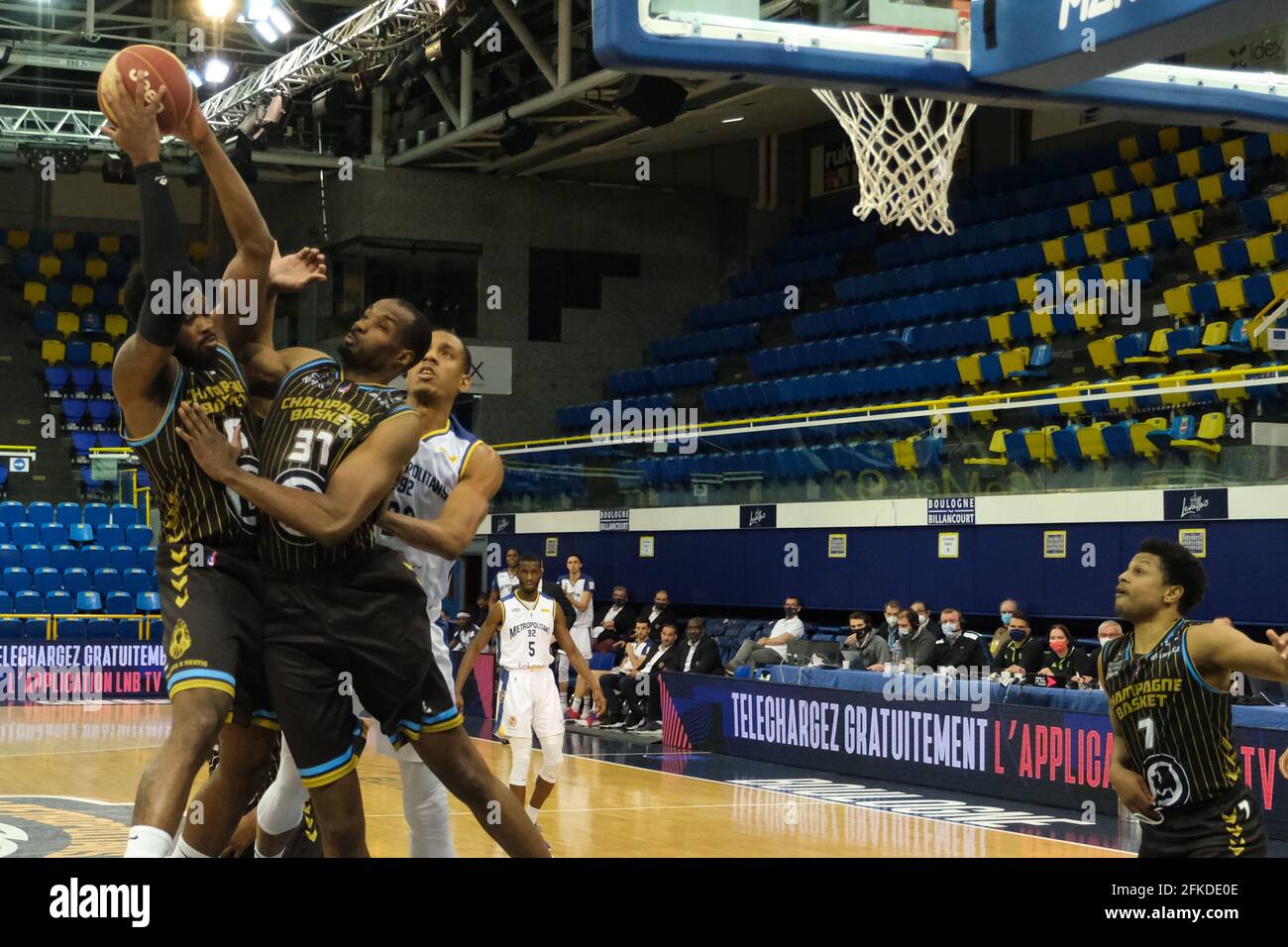 Levallois, hauts de Seine, France. 1er mai 2021. TRAVIS LESLIE petit avant de Chalons-Reims en action pendant le championnat de basket-ball français Jeep Elite entre Boulogne-Levallois et Chalons-Reims au stade Marcel Cerdan - Levallois France.Levallois a gagné 77:71 crédit: Pierre Stevenin/ZUMA Wire/Alay Live News Banque D'Images