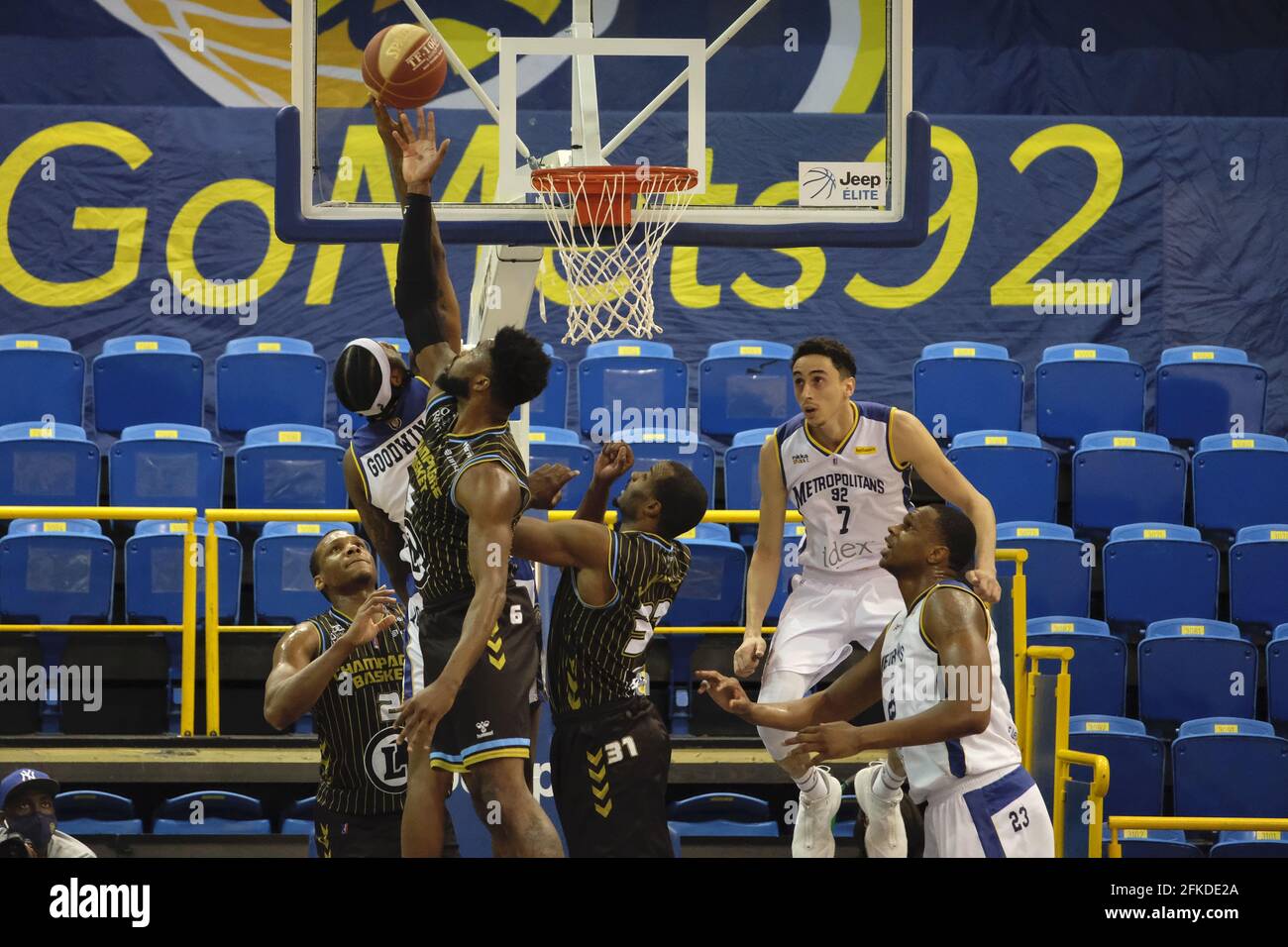 Levallois, hauts de Seine, France. 1er mai 2021. TRAVIS LESLIE petit avant de Chalons-Reims en action pendant le championnat de basket-ball français Jeep Elite entre Boulogne-Levallois et Chalons-Reims au stade Marcel Cerdan - Levallois France.Levallois a gagné 77:71 crédit: Pierre Stevenin/ZUMA Wire/Alay Live News Banque D'Images