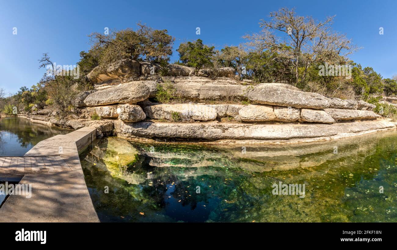 Le puits de Jacob est une source karstique vivace au Texas Hill Country Banque D'Images