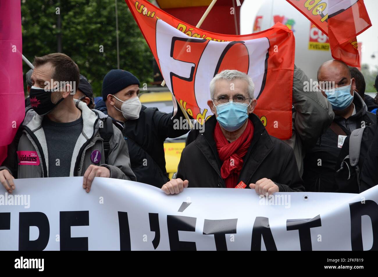 Défilé du jour de mai à Paris, dans un climat de tension dès le début. Blackbocks a entravé le bon déroulement de la marche des syndicats malgré la police Banque D'Images