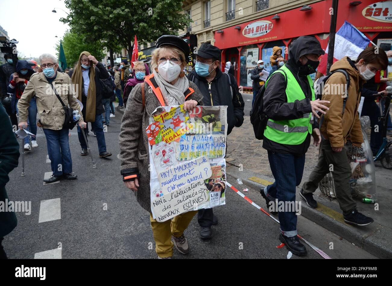 Défilé du jour de mai à Paris, dans un climat de tension dès le début. Blackbocks a entravé le bon déroulement de la marche des syndicats malgré la police Banque D'Images