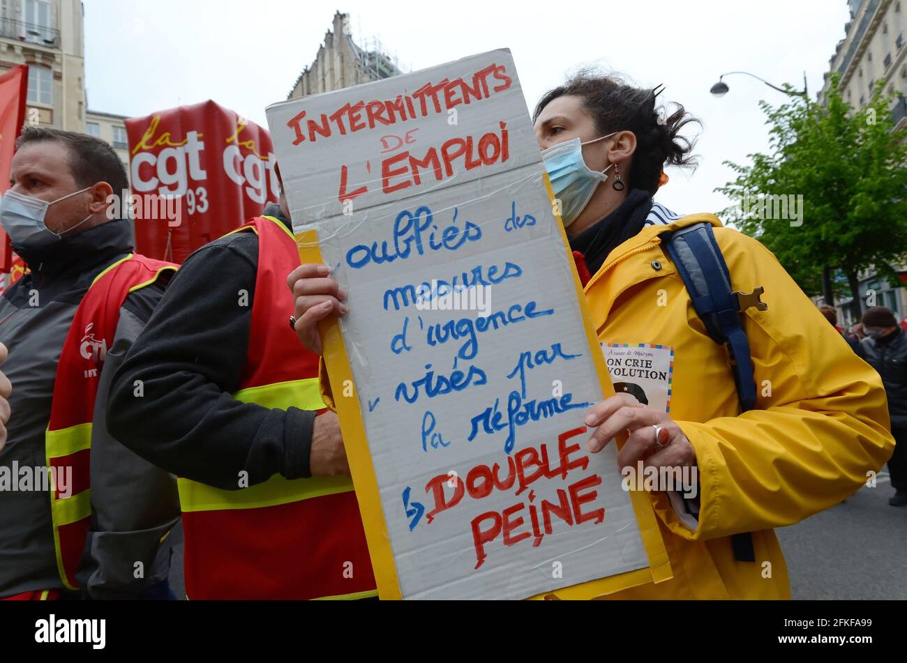 Défilé du jour de mai à Paris, dans un climat de tension dès le début. Blackbocks a entravé le bon déroulement de la marche des syndicats malgré la police Banque D'Images