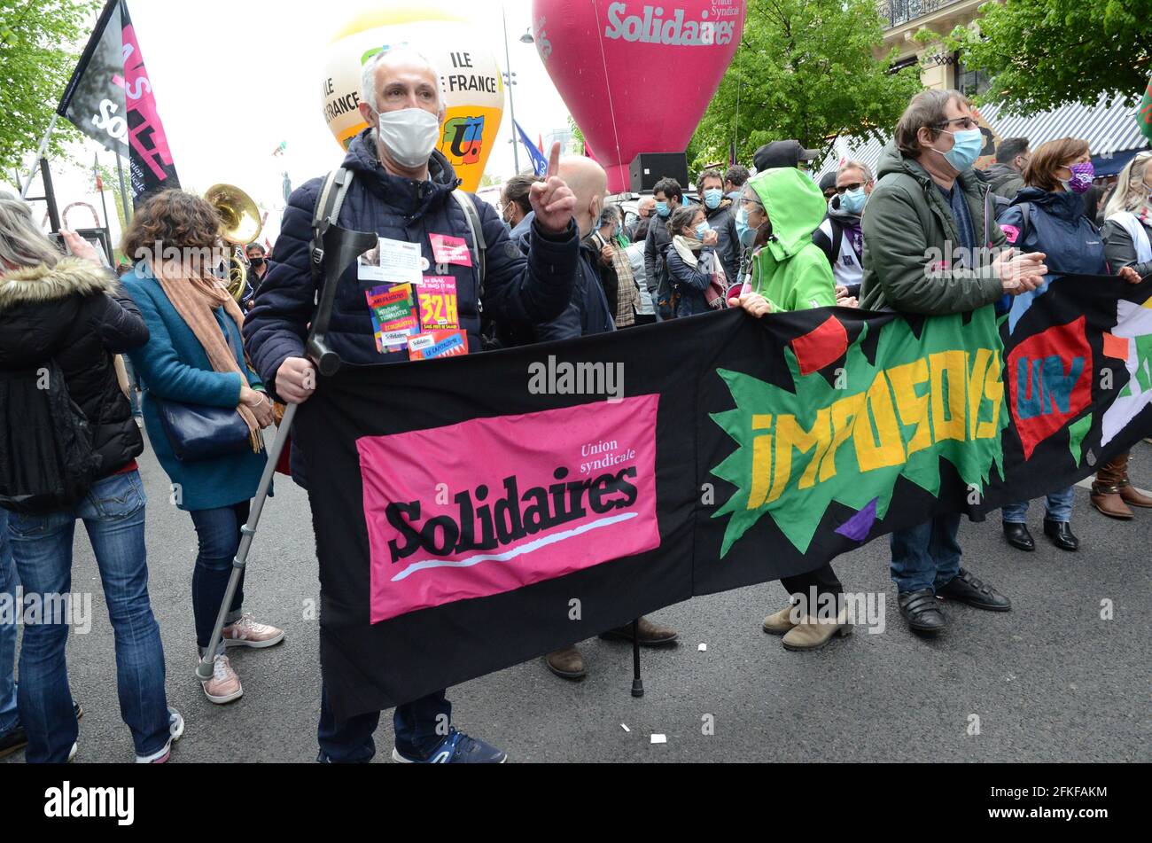 Défilé du jour de mai à Paris, dans un climat de tension dès le début. Blackbocks a entravé le bon déroulement de la marche des syndicats malgré la police Banque D'Images