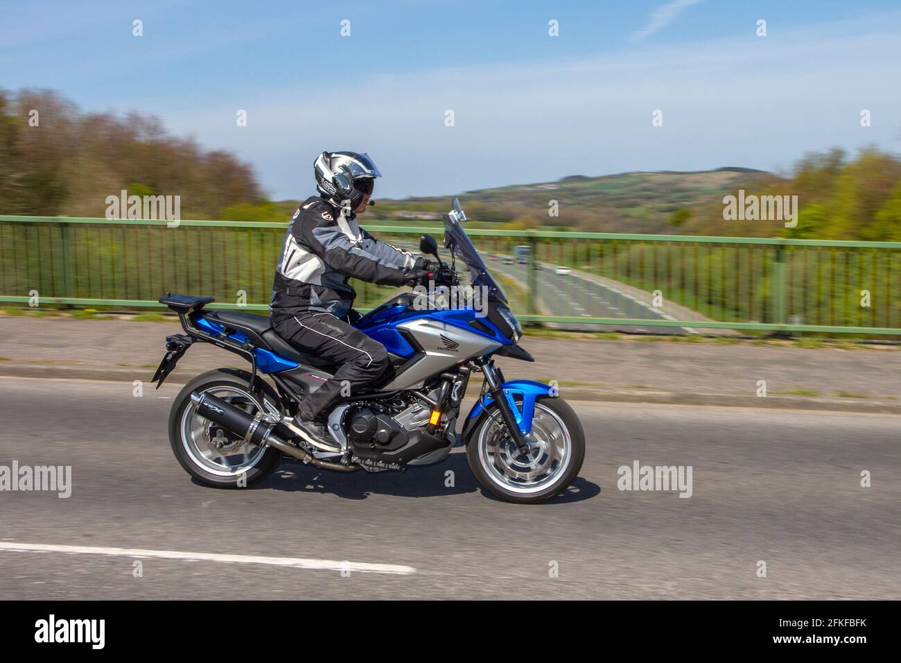 2018 Honda NC 750 Xa-3 motard ; transport à deux roues, motos, véhicule, routes, Motos, motocyclistes motards motorisés à Chorley, Royaume-Uni Banque D'Images