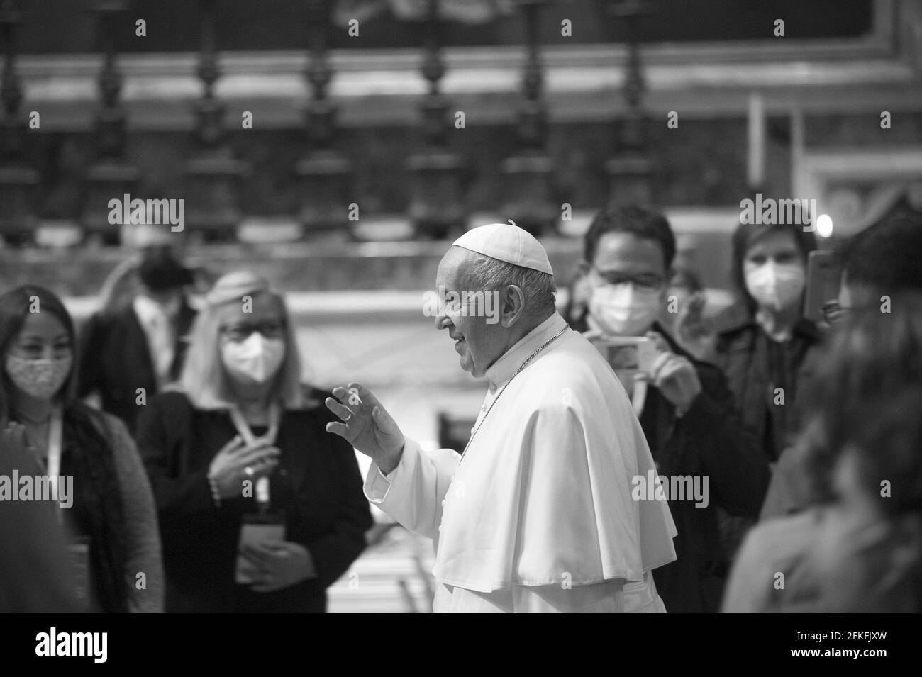 Rome, Italie. 1er mai 2021. 1er mai 2021 : le Pape François préside la récitation du Saint Rosaire devant notre Dame de succession, dans la Chapelle grégorienne du Vatican. Crédit : Agence photo indépendante/Alamy Live News Banque D'Images