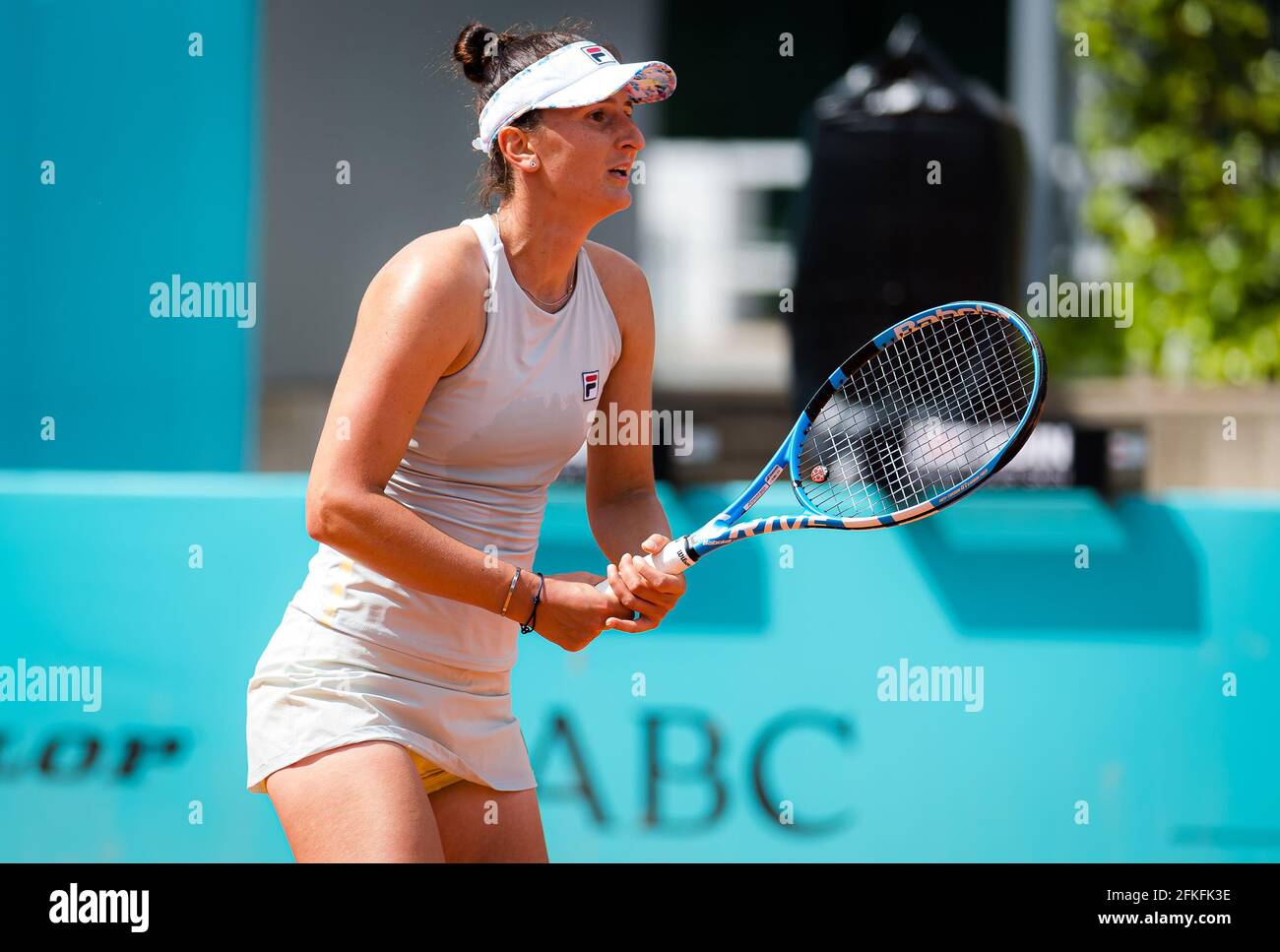 Irina-Camelia Begu de Roumanie en action lors de son premier tour de match  au Mutua Madrid Open 2021, Masters 1000 tournoi de tennis le 30 avril 2021  à la Caja Magica à