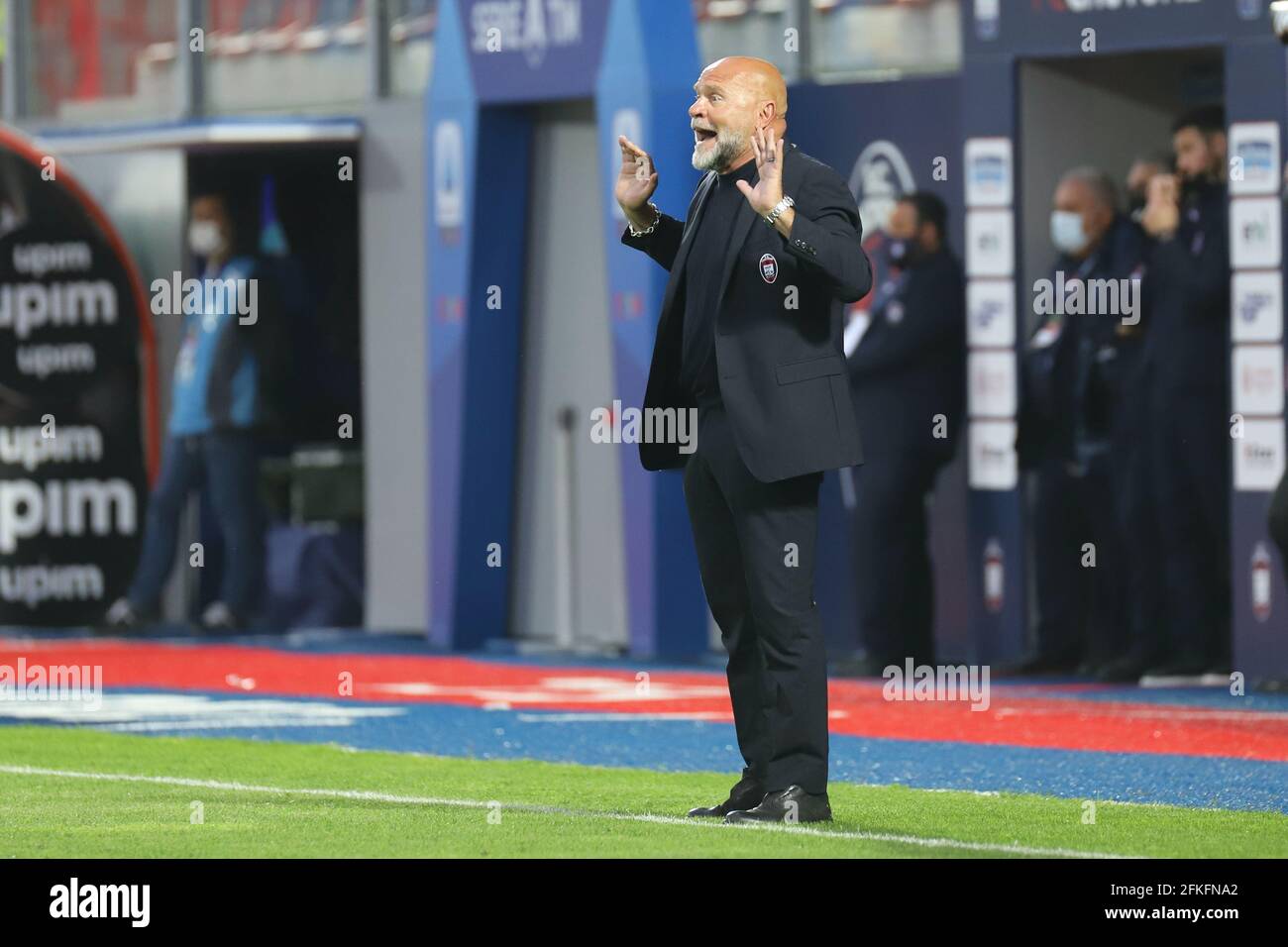 Crotone, Italie. 1er mai 2021. Coach Serse Cosmi (Crotone FC) pendant le FC Crotone vs Inter - FC Internazionale, football italien série A match à Crotone, Italie, Mai 01 2021 crédit: Independent photo Agency/Alay Live News Banque D'Images