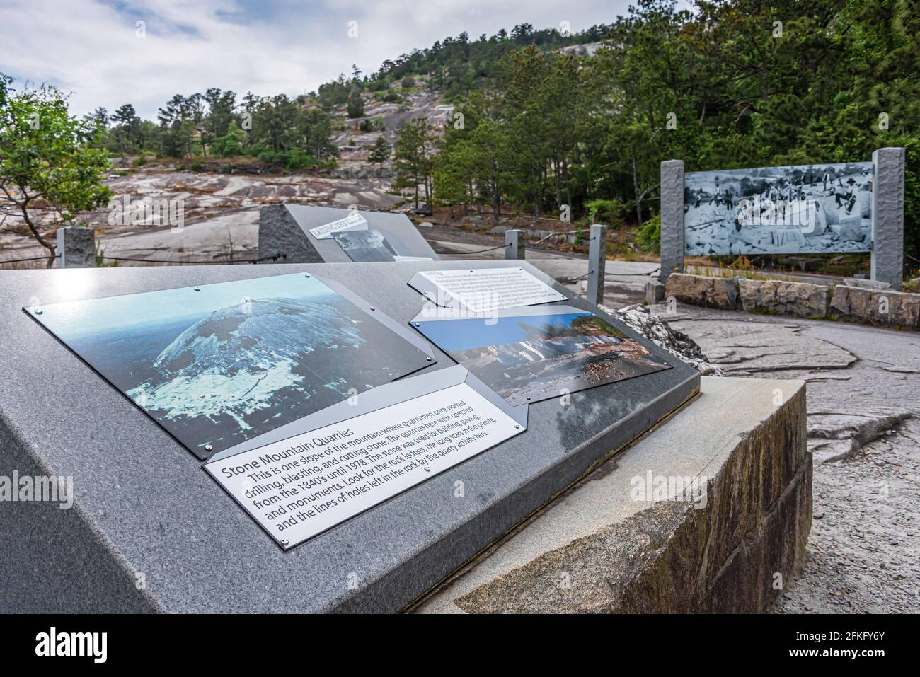 Exposition sur la carrière de la montagne de pierre avec des expositions informatives et des photos historiques des XIXe et XXe siècles lorsque la carrière était active. (ÉTATS-UNIS) Banque D'Images