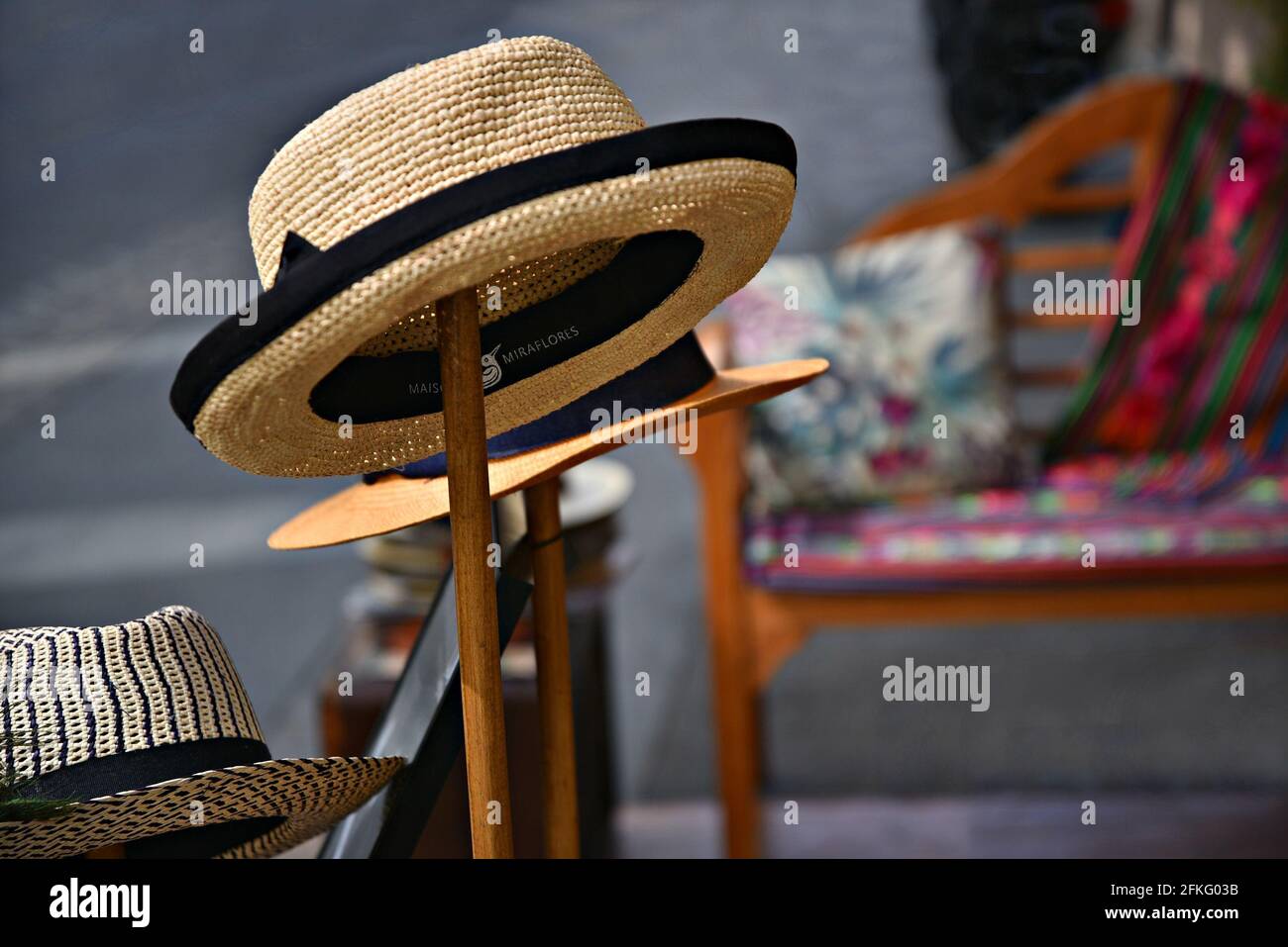 Les chapeaux de paille traditionnels Miraflores Panama sont vendus sur un  marché en plein air d'Aix-en-Provence Marseille, Provence-Alpes-Côte  d'Azur, France Photo Stock - Alamy