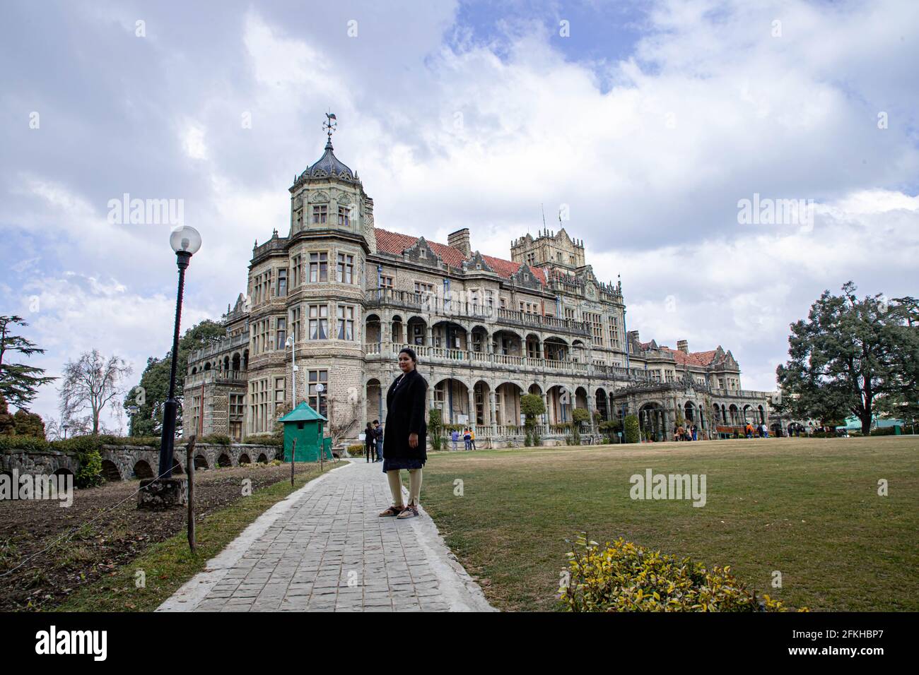 portrait d'une femme à l'institut indien d'études avancées en shimla.it est un établissement basé sur la recharge à shimla, himachal pradesh. Banque D'Images