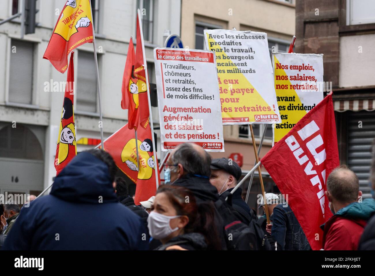 La France, le 1er mai 2021, défilé traditionnel du 1er mai, fête du travail, rassembla différents mouvements et l'inter-Union. 1er mai 2021, à Strasbourg Nord-est de la France. Photo de Nicolas Roses/ABACAPRESS.COM Banque D'Images