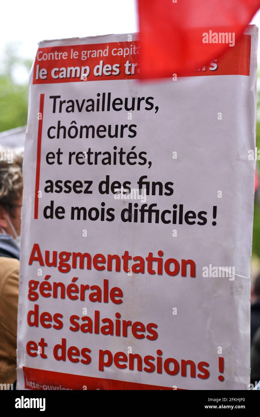 La France, le 1er mai 2021, défilé traditionnel du 1er mai, fête du travail, rassembla différents mouvements et l'inter-Union. 1er mai 2021, à Strasbourg Nord-est de la France. Photo de Nicolas Roses/ABACAPRESS.COM Banque D'Images