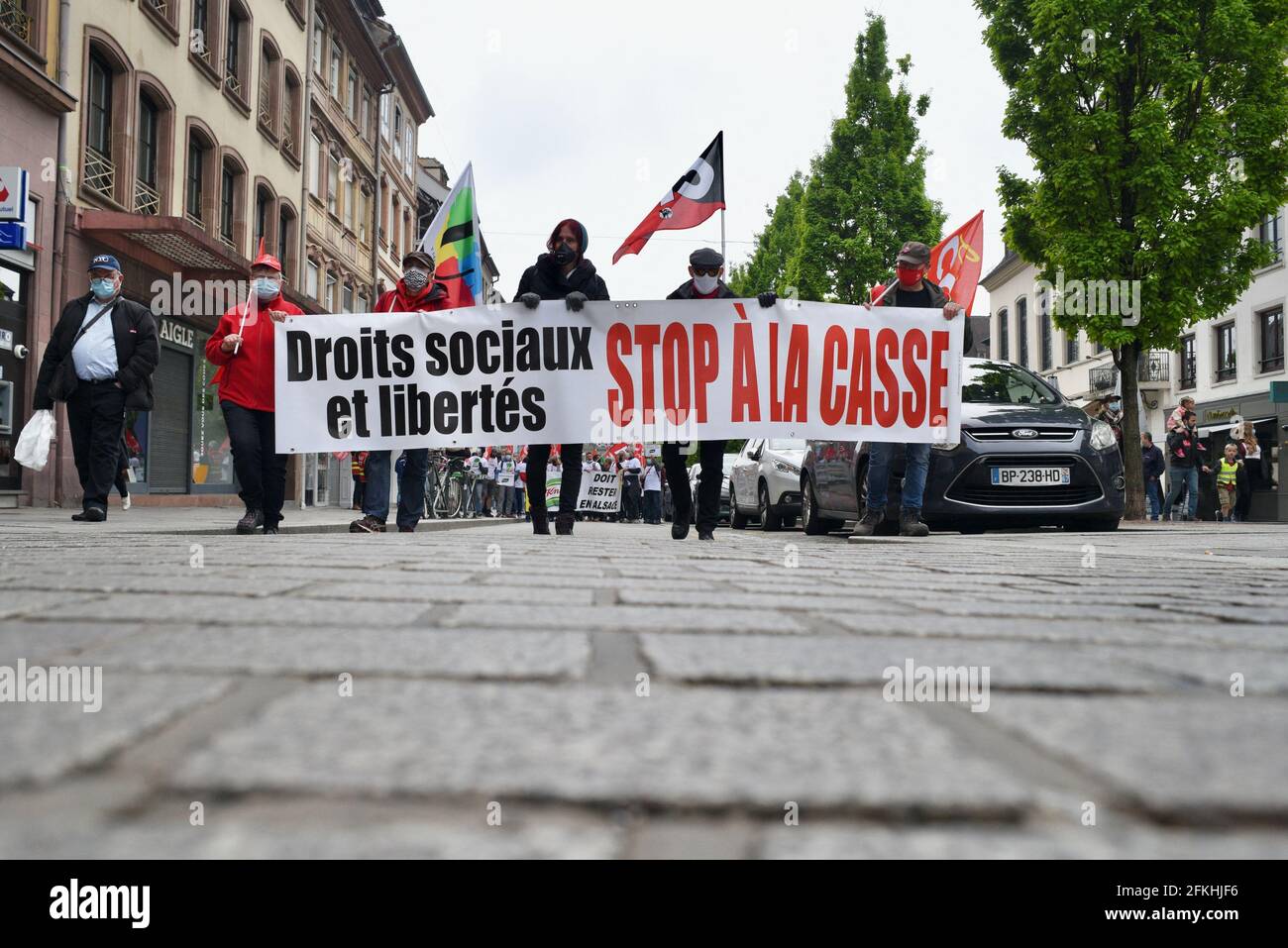 La France, le 1er mai 2021, défilé traditionnel du 1er mai, fête du travail, rassembla différents mouvements et l'inter-Union. 1er mai 2021, à Strasbourg Nord-est de la France. Photo de Nicolas Roses/ABACAPRESS.COM Banque D'Images